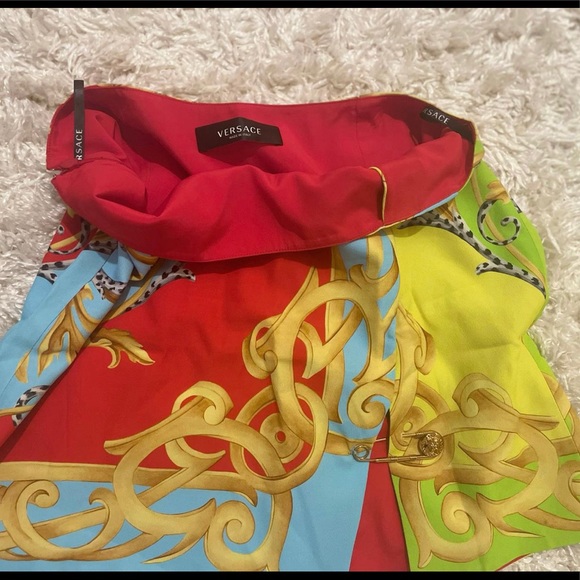 ** Versace Mini Skirt ** - Picture 3 of 5